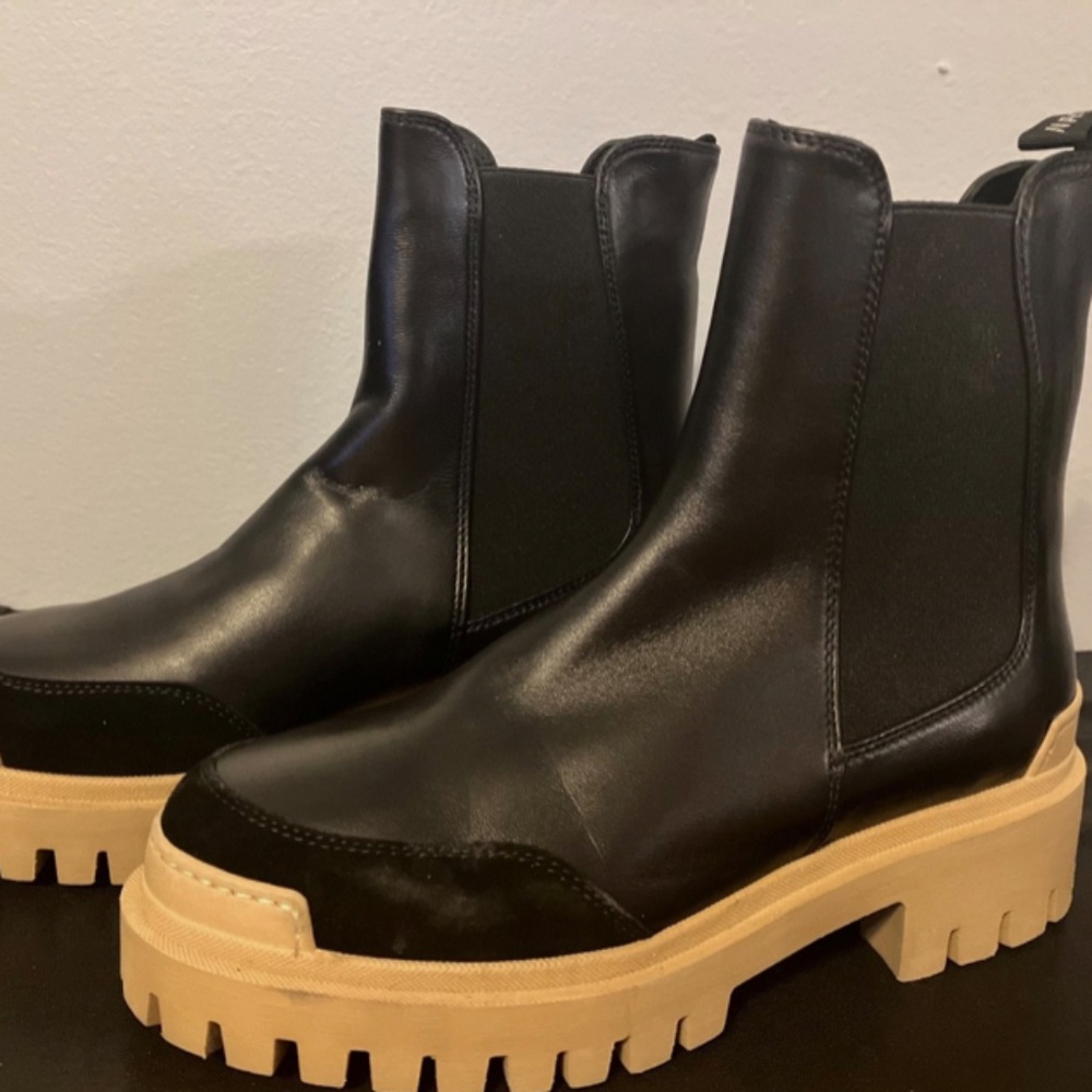 Marc Cain Size 6 Patent Leather Chelsea Boots